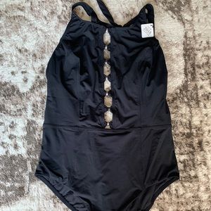 Amoressa by Miracle suit BNWT size 14